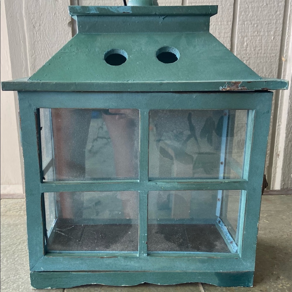 Lantern/candle holder